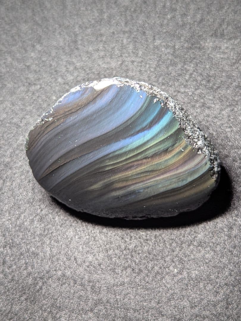 研磨品】十勝石玲瓏 北海道産レインボーオブシディアン 十勝石 玲瓏石