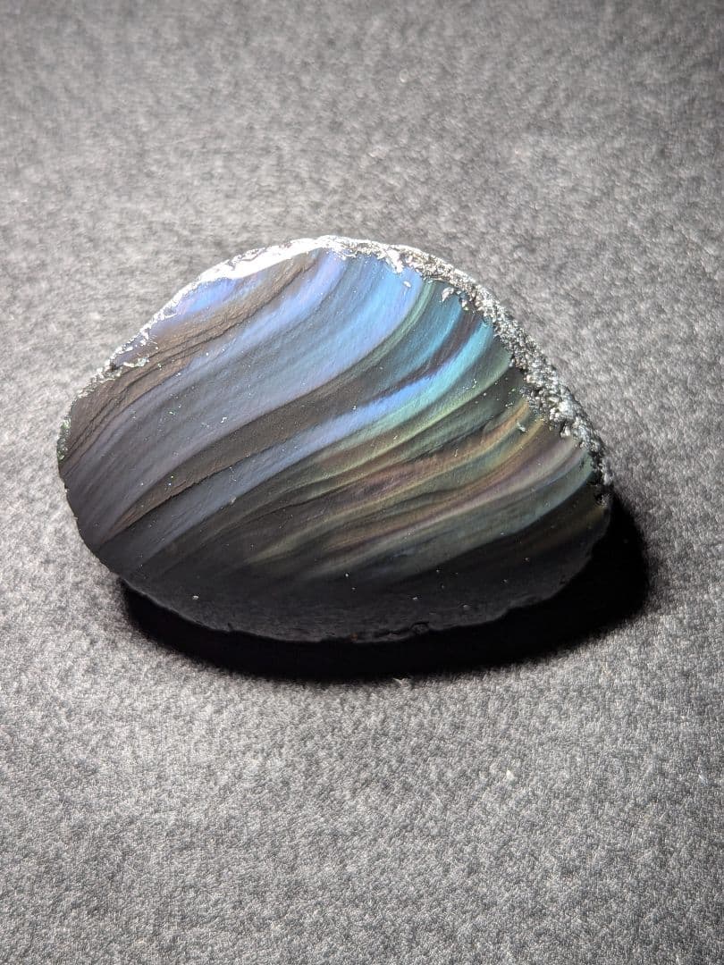 研磨品】十勝石玲瓏 北海道産レインボーオブシディアン 十勝石 玲瓏石