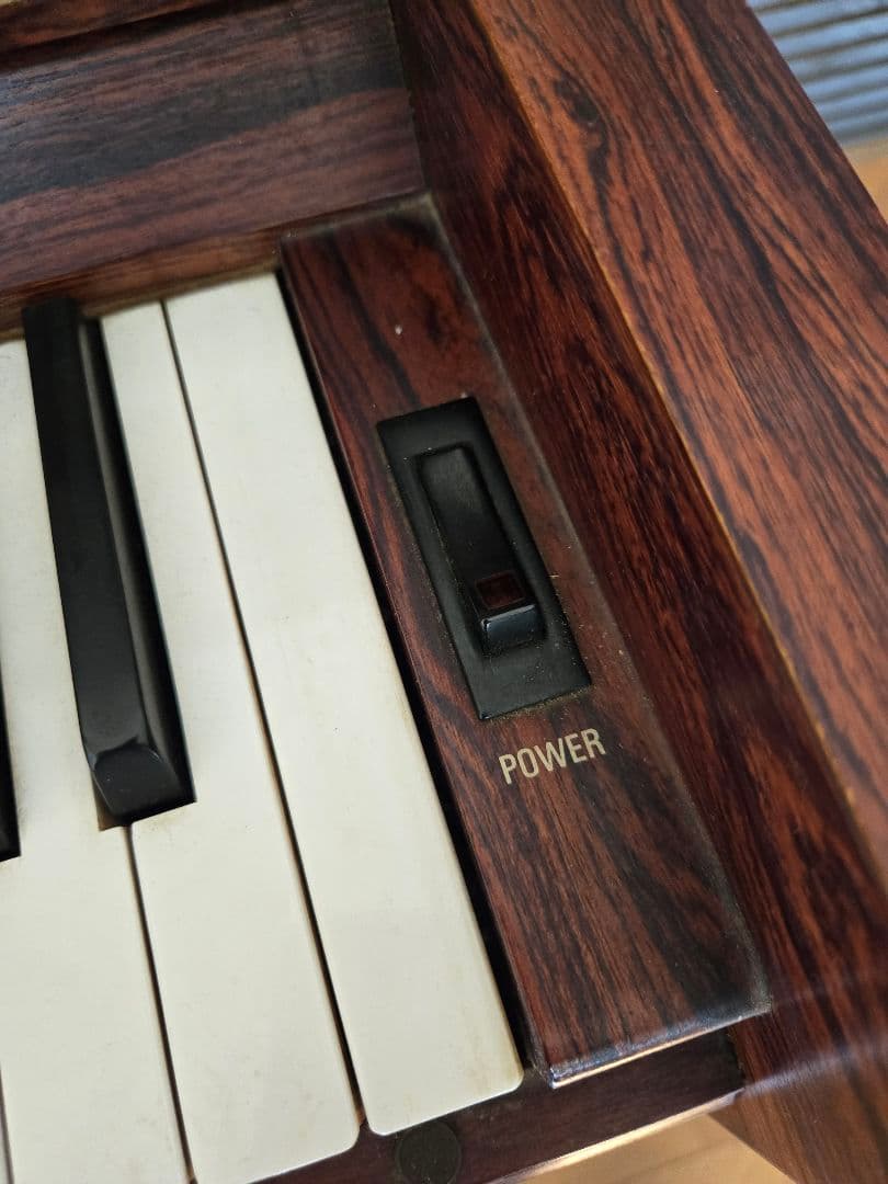 ヤマハ アップライトピアノ E-501（1997年購入） - メルカリ