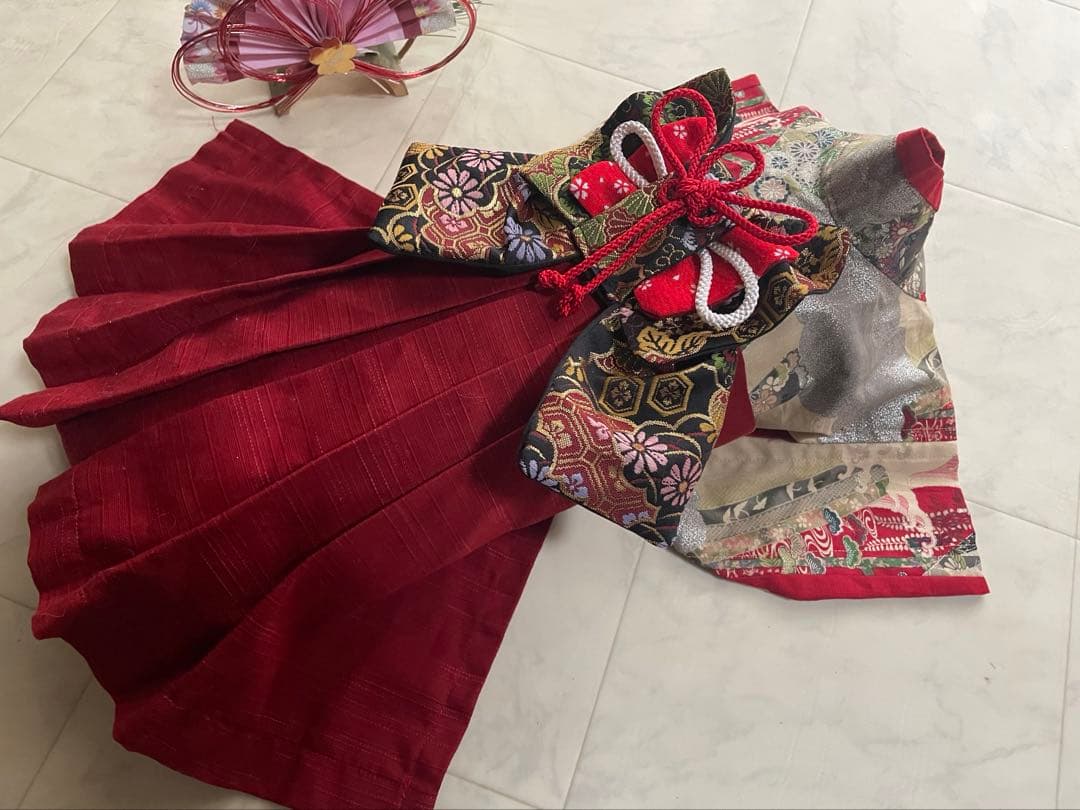 花様専用 わんちゃんの可愛い袴の着物 オーダー作成 赤花結びと古典柄