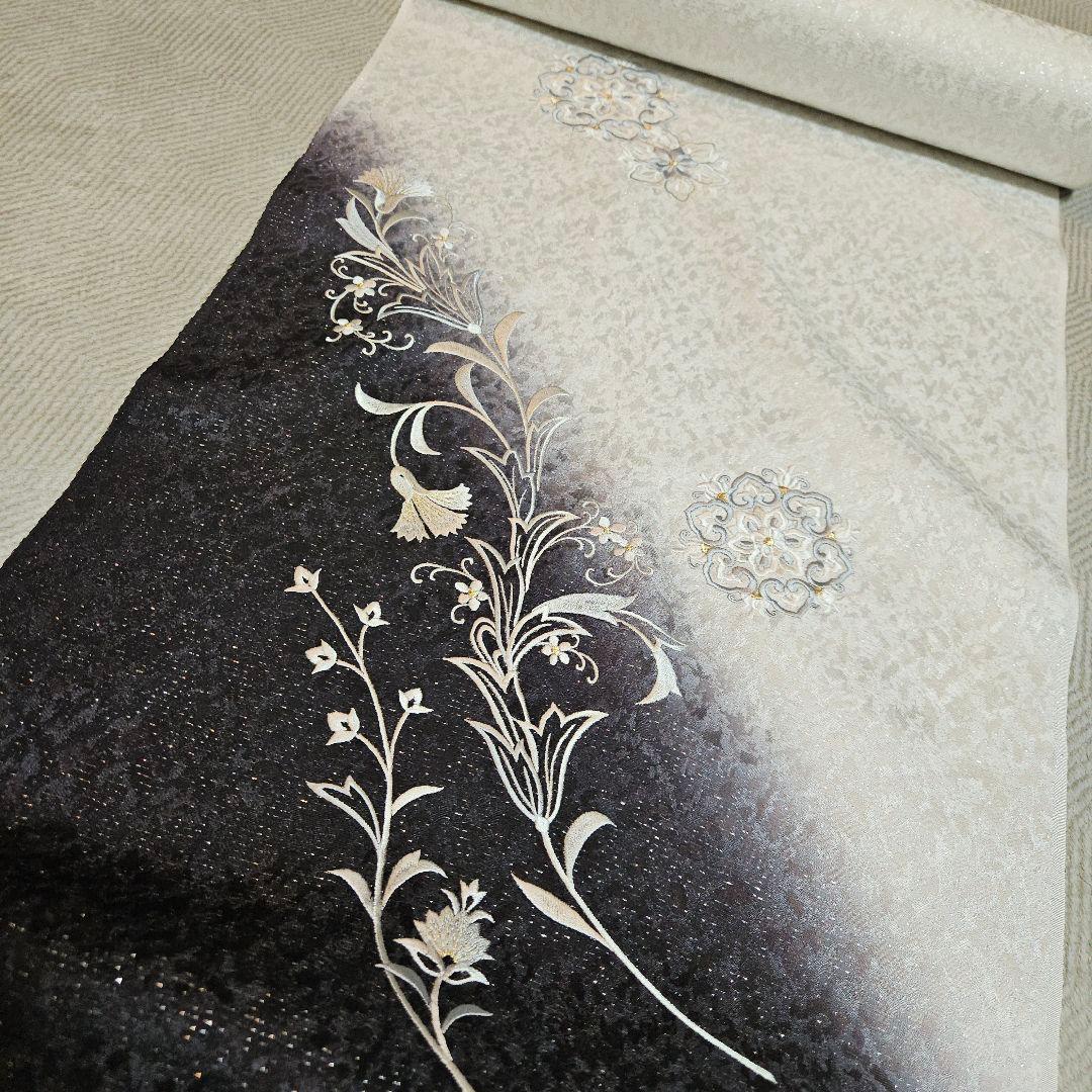 パーティーイベントに！黒白刺繍付け下げ 末仕立て品 袷のきもの、単衣