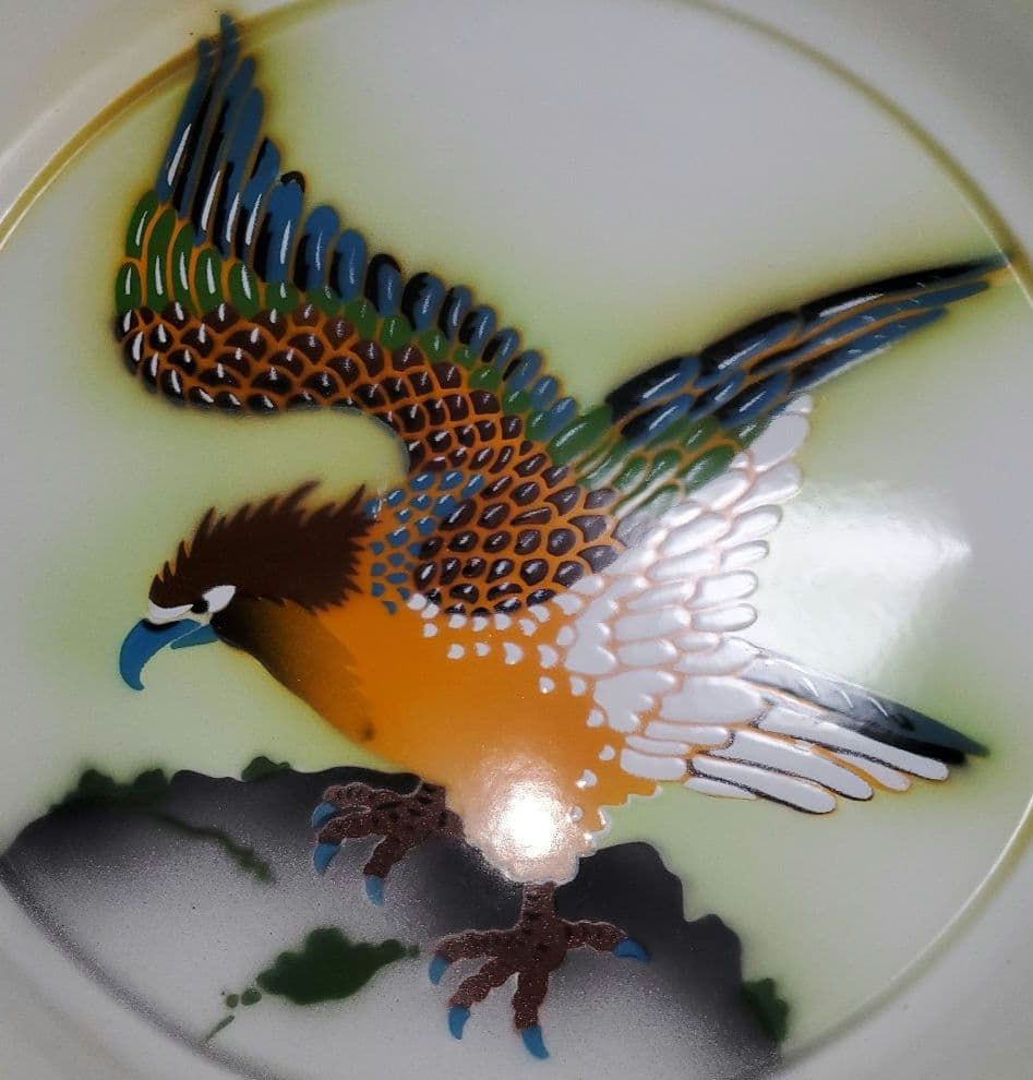 飛翔する鳥のホーロー皿