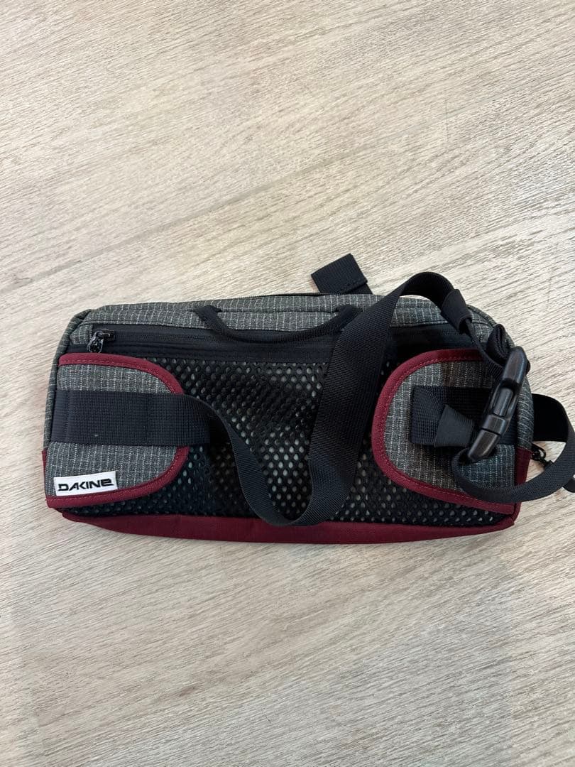 Dakine チェック柄キャリーケース 中型