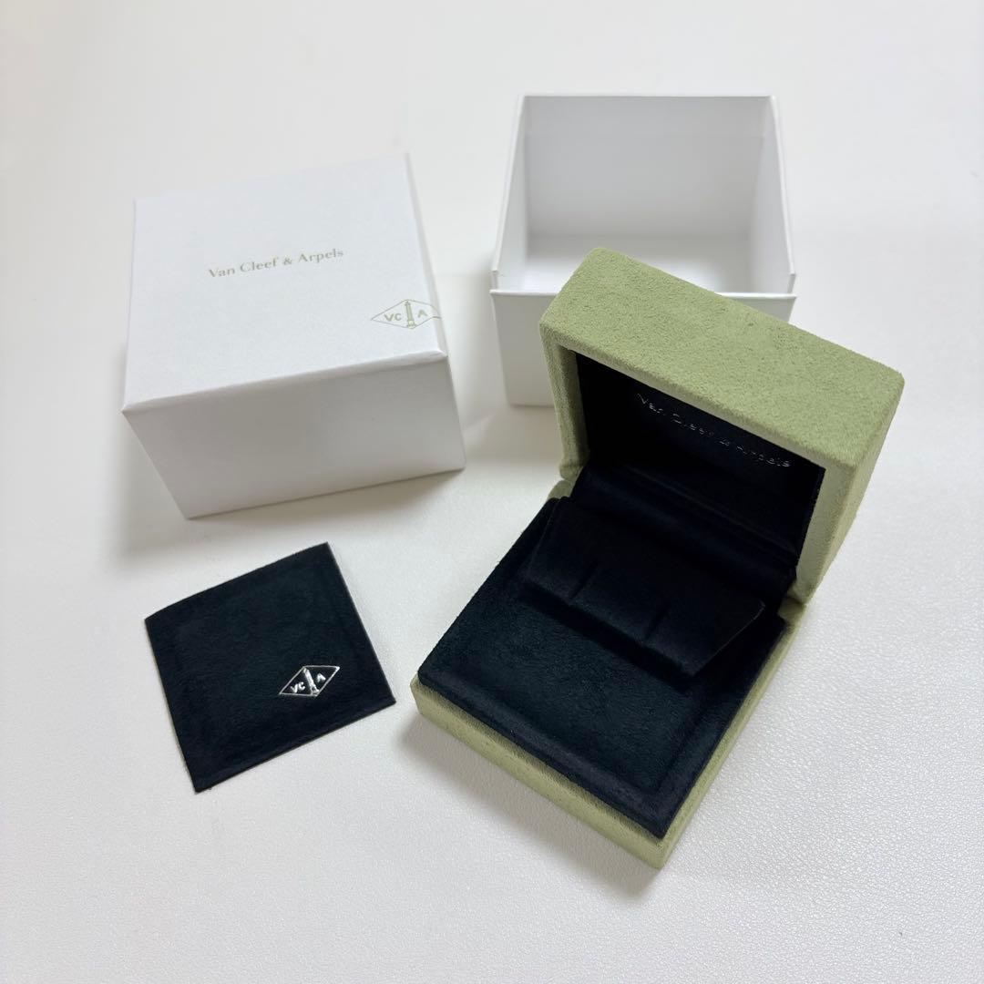 美品 ヴァンクリーフ&アーペル ピアスケース 空箱 アクセサリー入れ B
