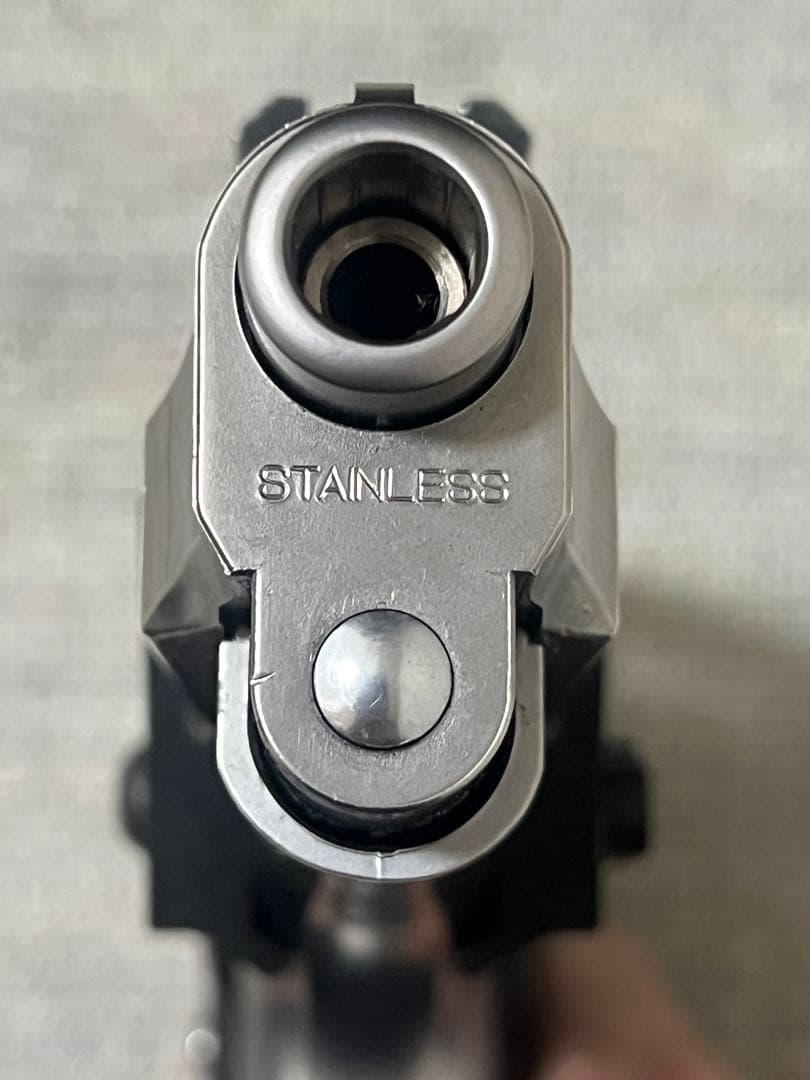 ウエスタンアームズ ベレッタ ガスガン シルバー/ブラック レール付き