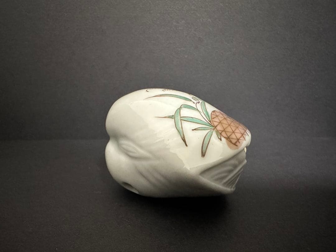 根付(netsuke)】陶器 色絵烏葦蛇籠文蛤龍宮根付 江戸時代