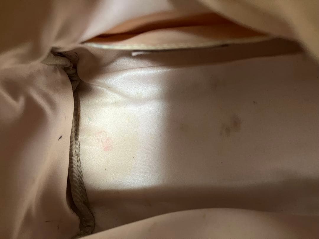 激レア　FENDI ロゴ入り ピンクゴールド　ハンドバッグ