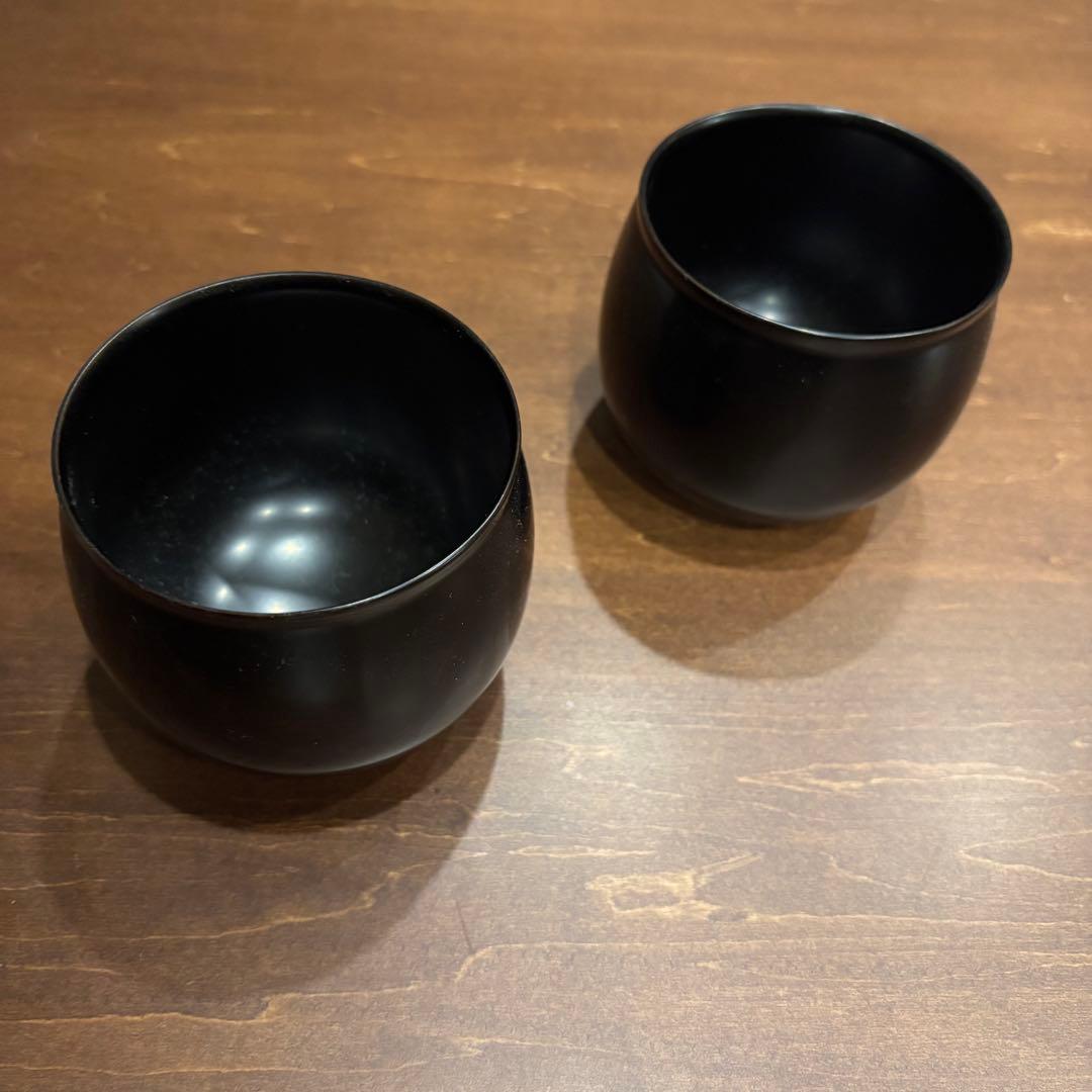 黒い漆器のカップ 2個セット