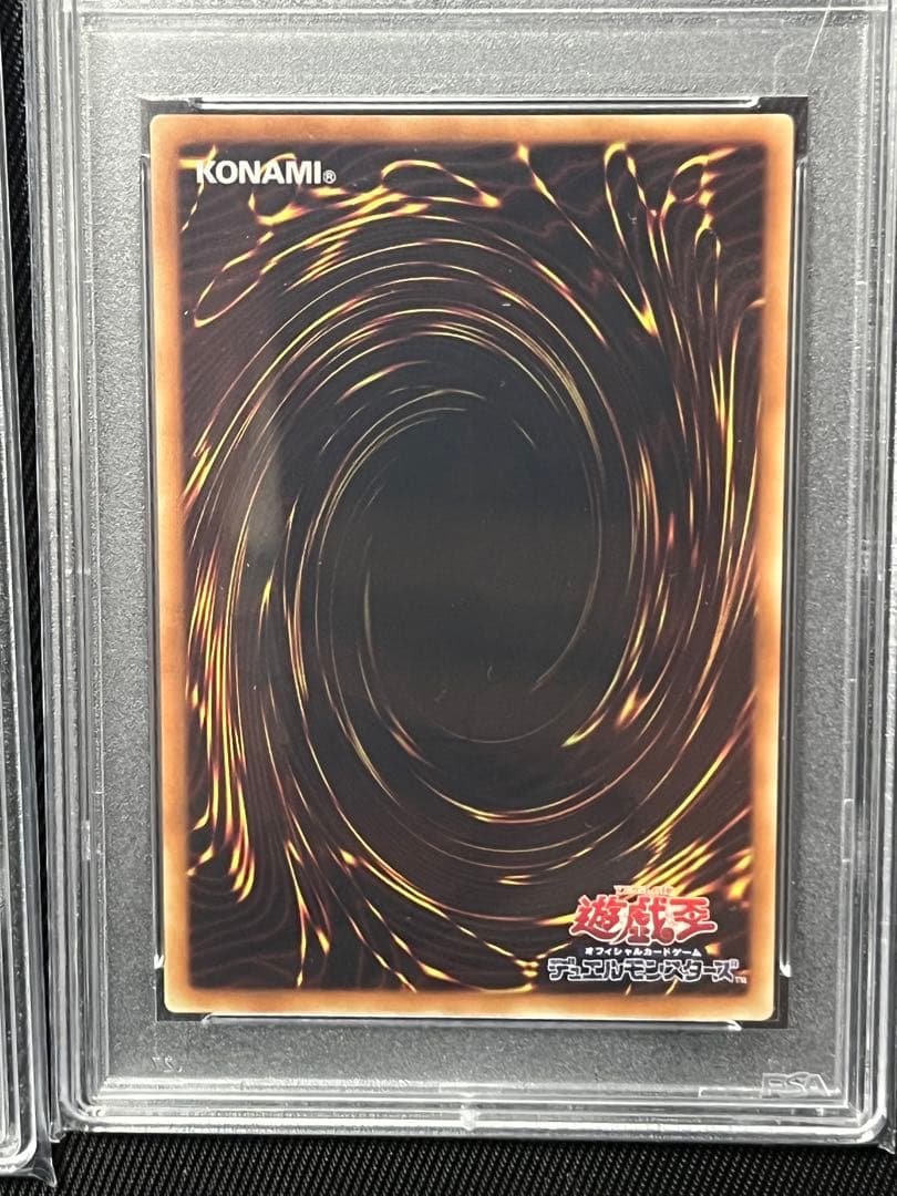 遊戯王　三幻神　ミレニアムゴールド　PSA 3枚セット　３連番
