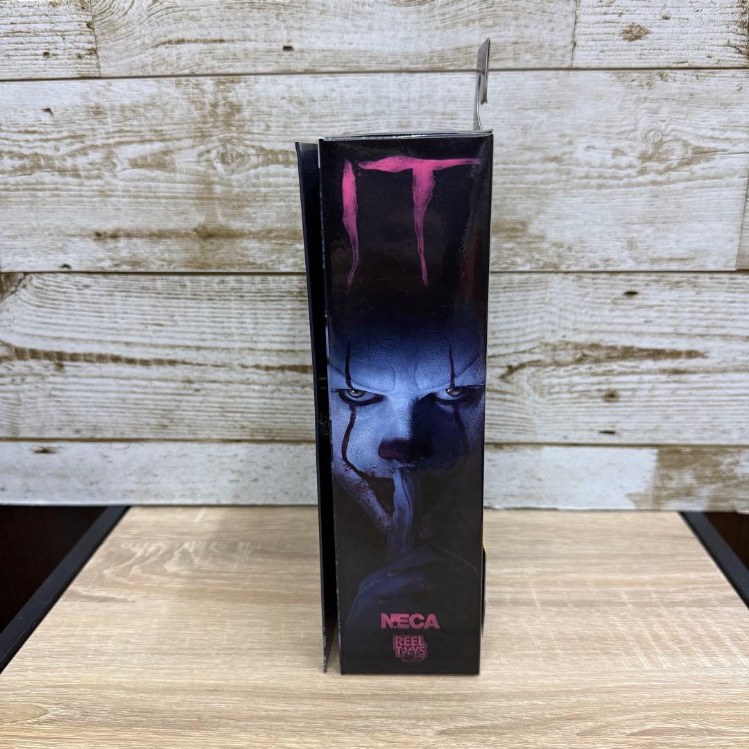 NECA IT ペニーワイズ フィギュア