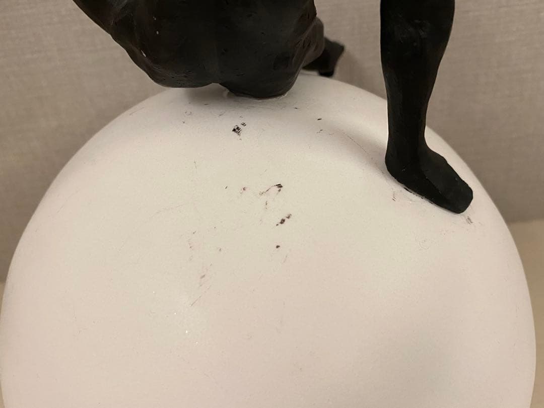 KARE インテリア 人型彫刻 白い球体のオブジェ - メルカリ