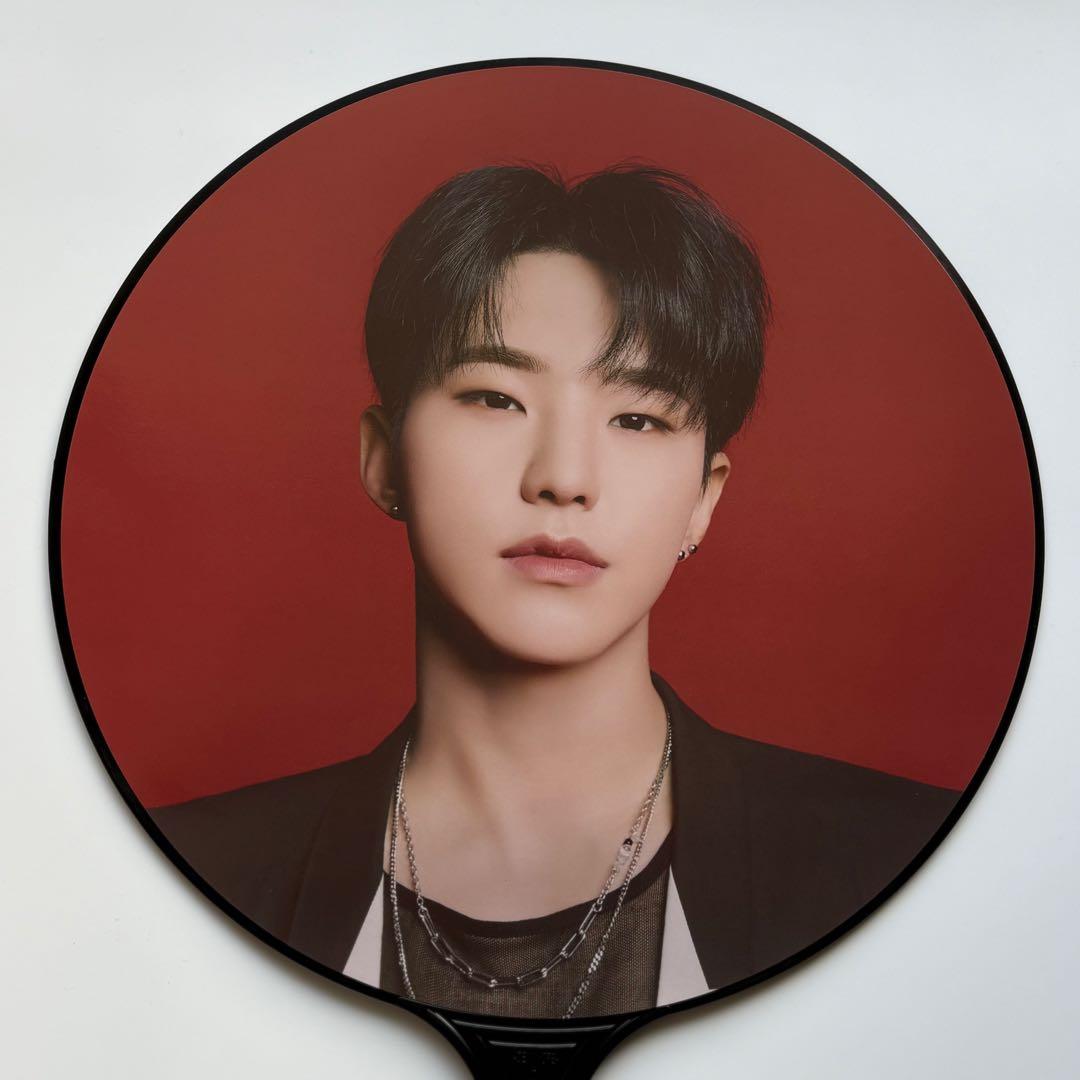 SEVENTEEN NEW_ 仁川 うちわ ディノ SEVENTEEN(セブンティーン・セブチ