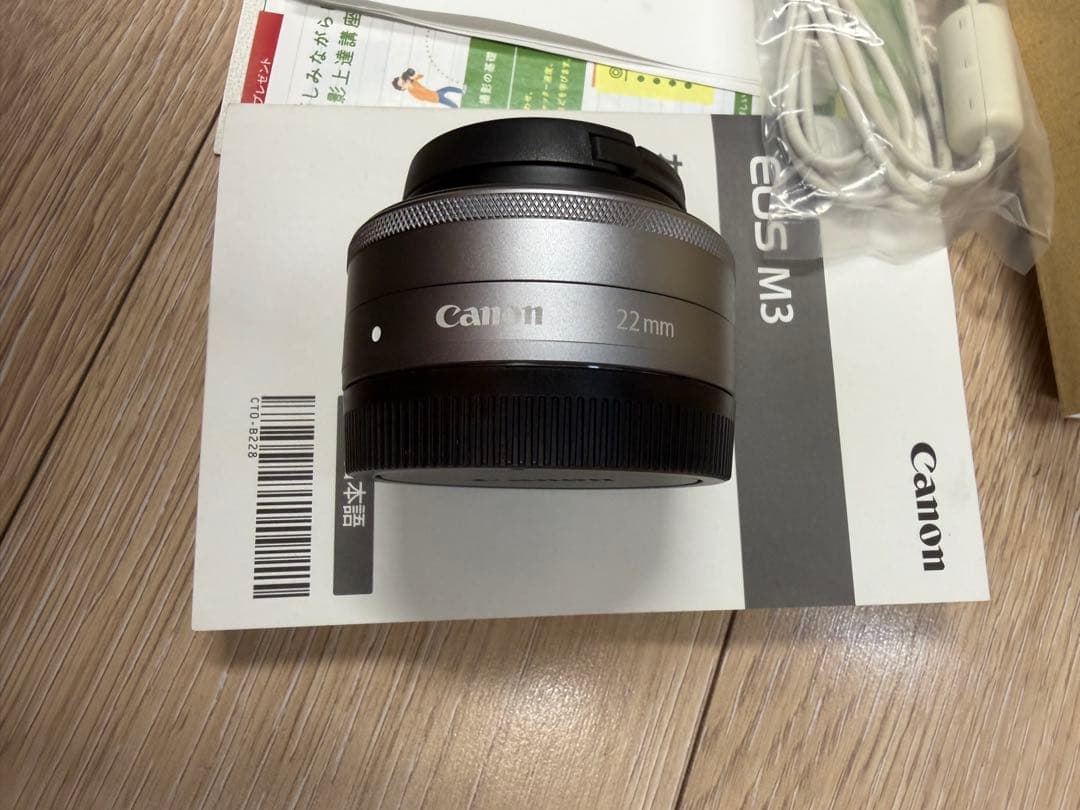Canon EOS M3 空箱➕単焦点広角レンズ➕取説