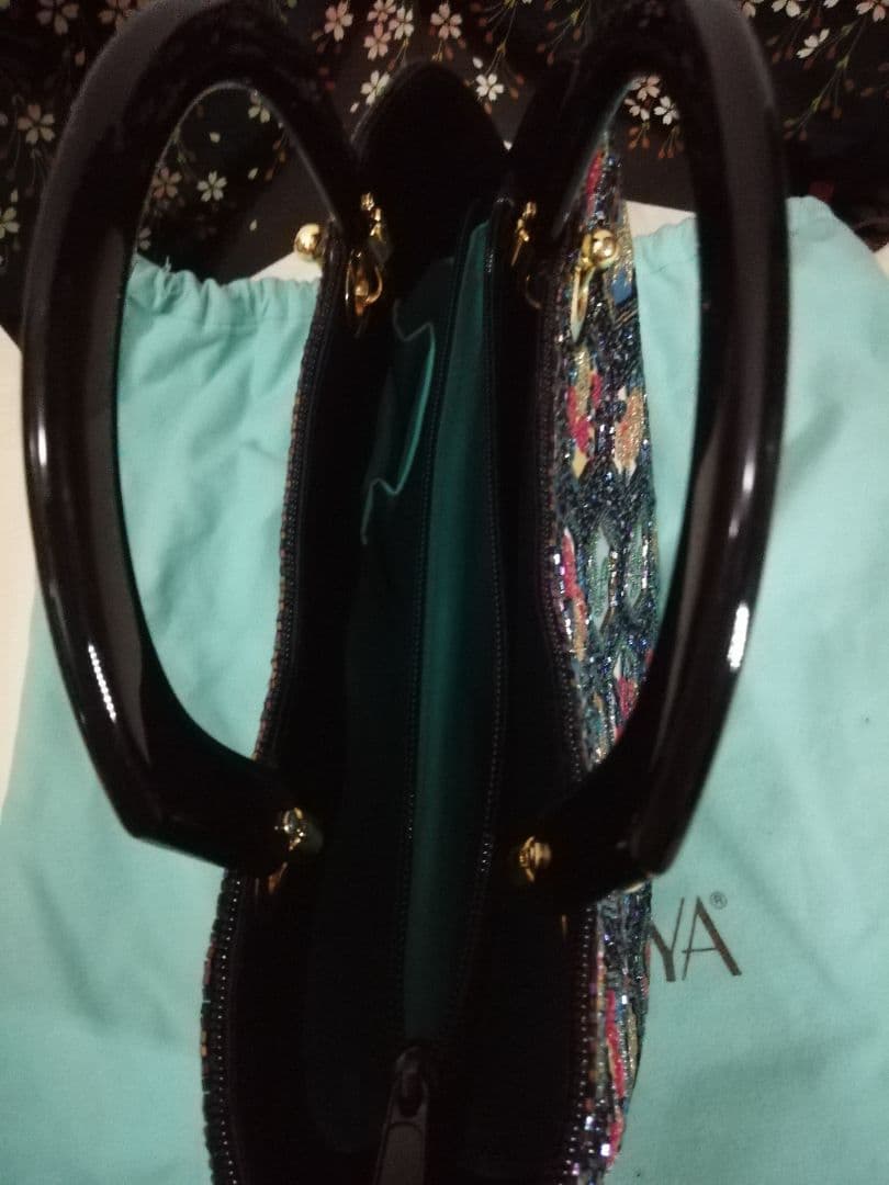 祇園老舗　香鳥屋　ビーズ刺繍バッグ