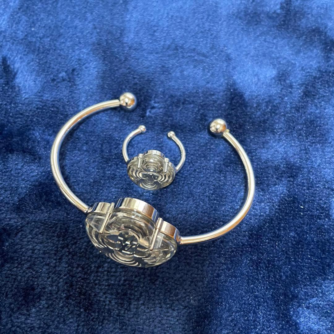 LOUIS VUITTON フラワーモチーフ　バングル&リング