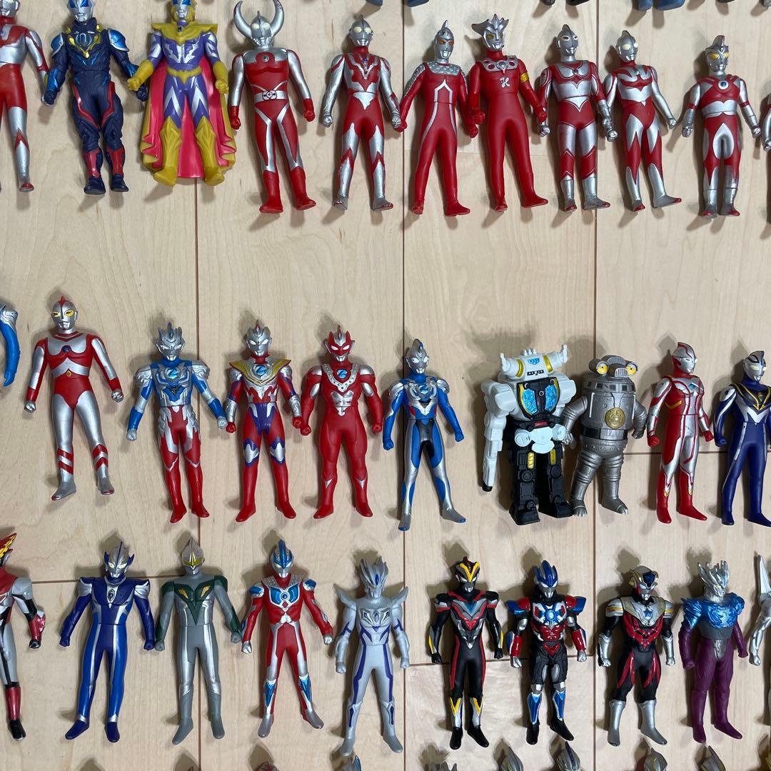 ウルトラマンフィギュア、その他ヒーロー130体ほど