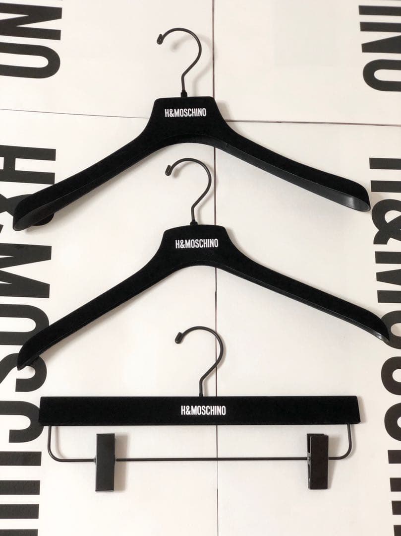 MOSCHINO H&M ショッパー3枚 + ハンガー 3点