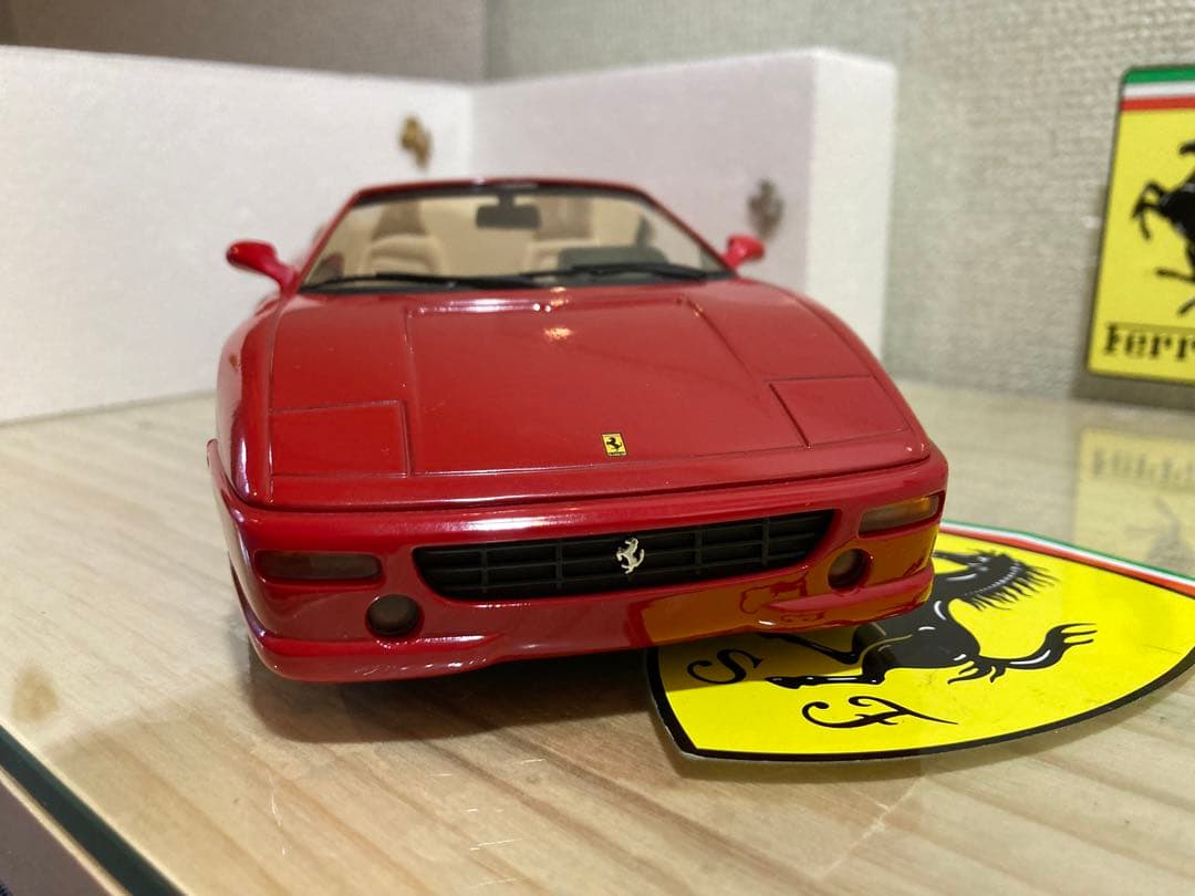 ミニカー FERRARI F 355 SPIDER 1:18