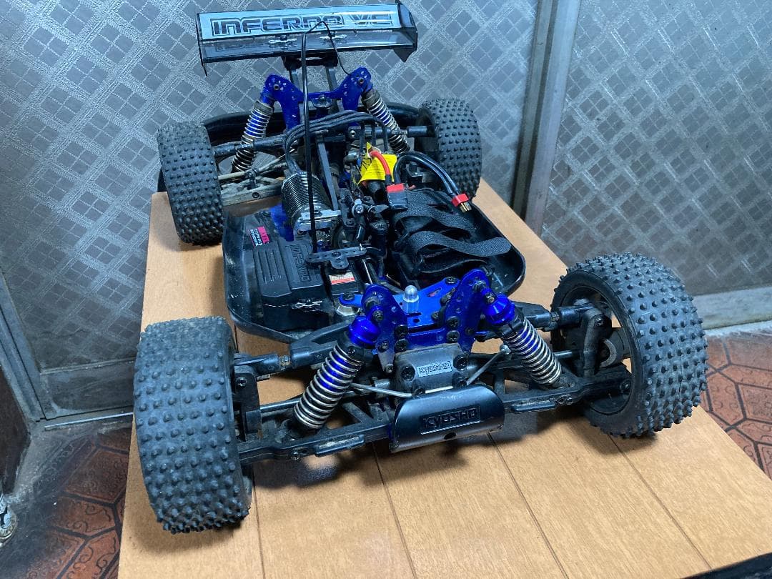 ●京商 1/8バギー インファーノVE レディーセット 送受信機付き！