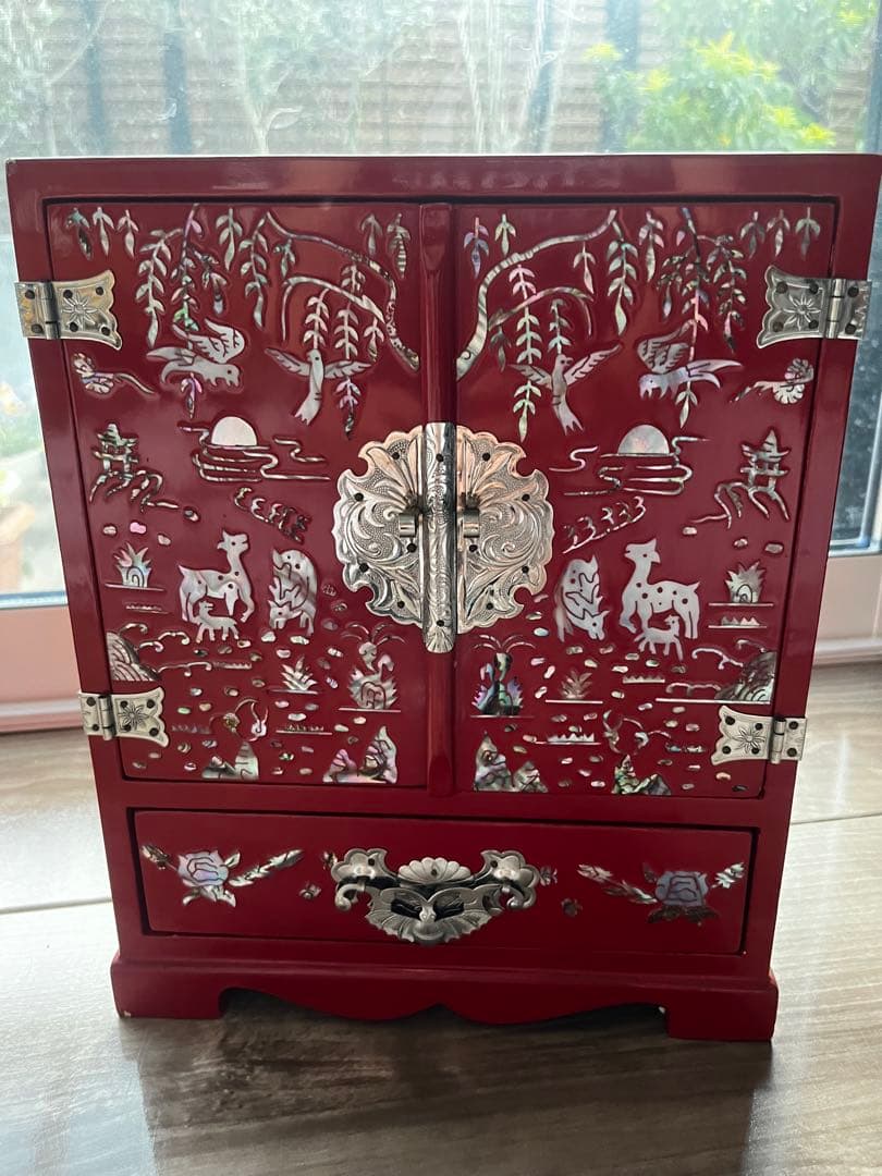 ◇韓国螺鈿細工 カギ付き 小物入れ 宝石箱 漆器 木製 引き出し (2つ