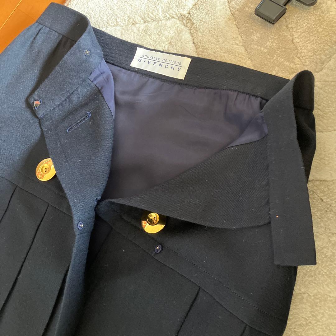 monofyさん専用ジバンシー金ボタンスカートと黒セットアップ