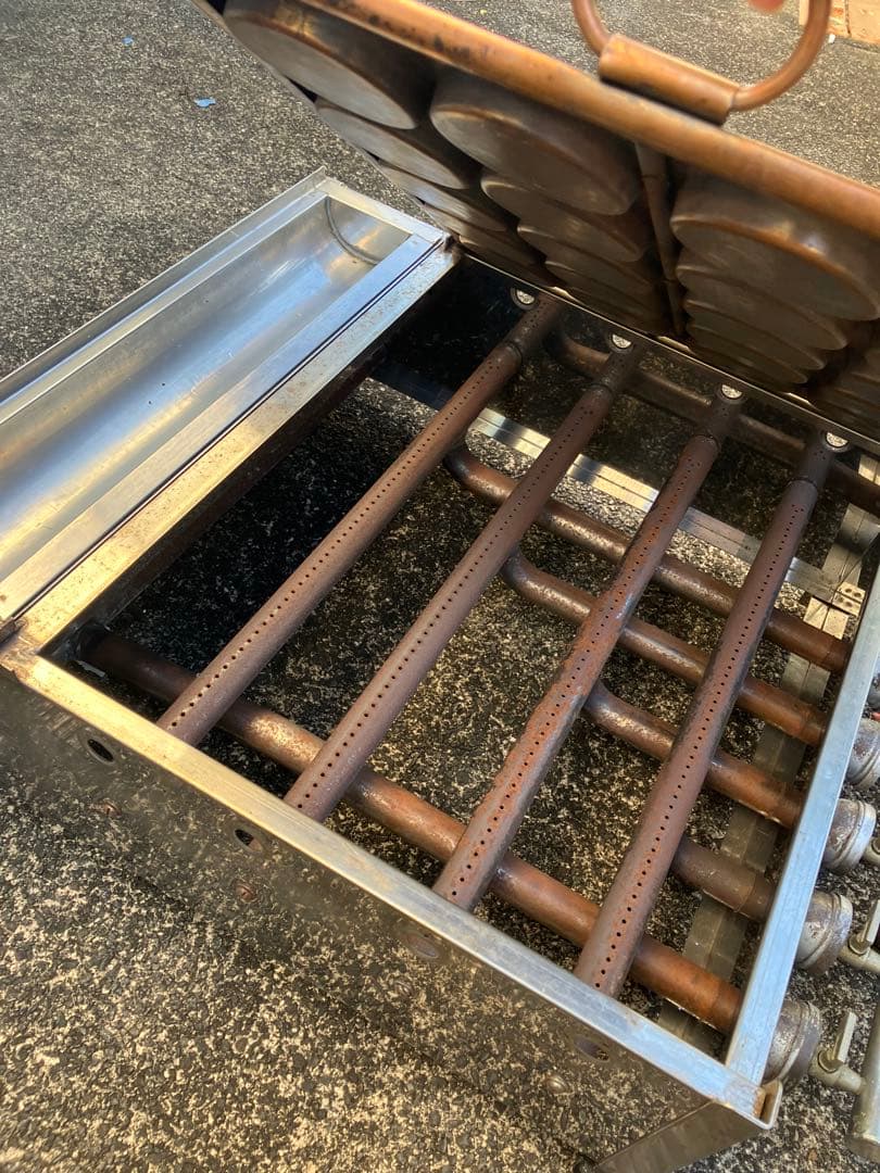 鉄板型付き　焼き台