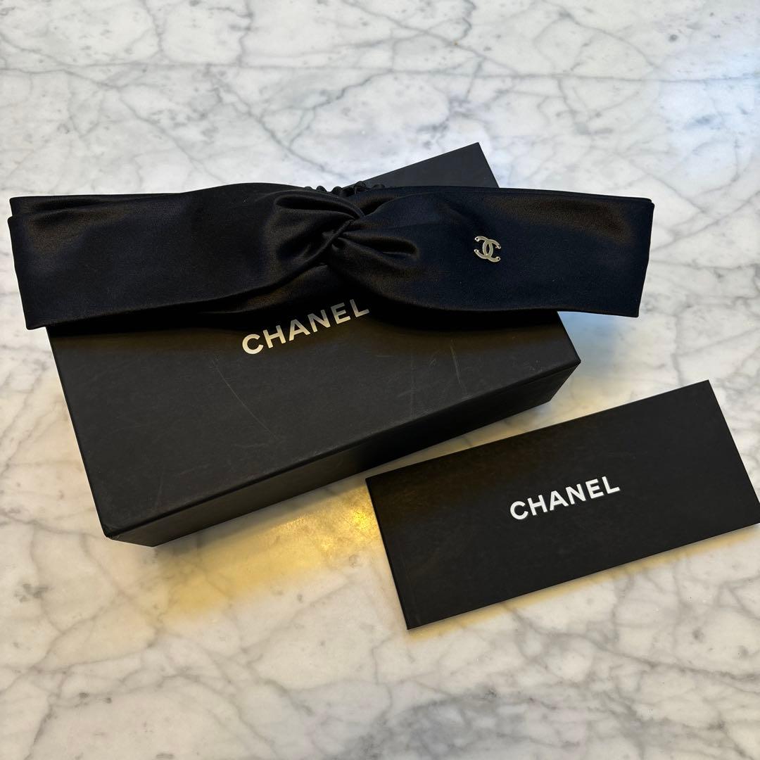 新品未使用　CHANEL ブラック リボン ヘアバンド　カチューシャ　おまけ付き