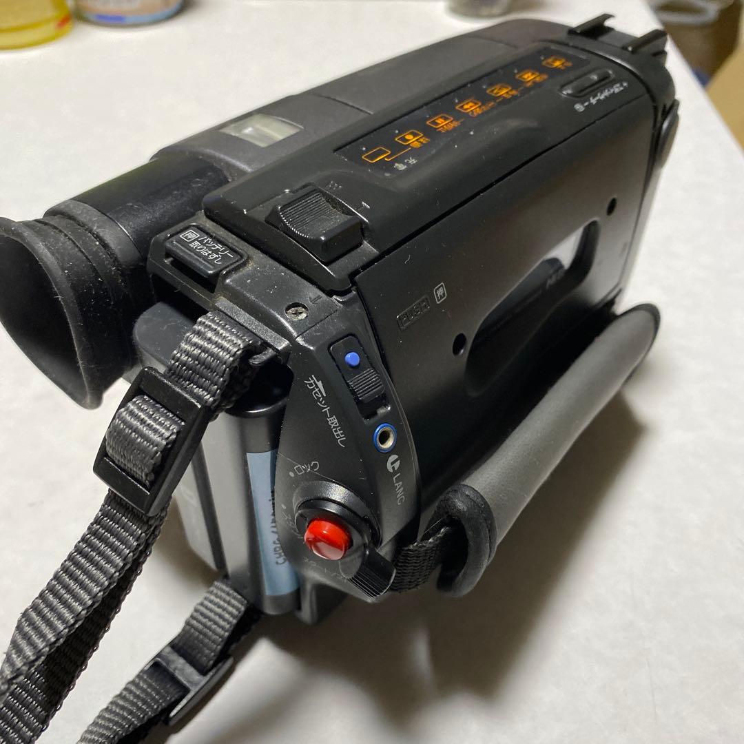 SONY VideoHi8 Handycam CCD-TR12 ①