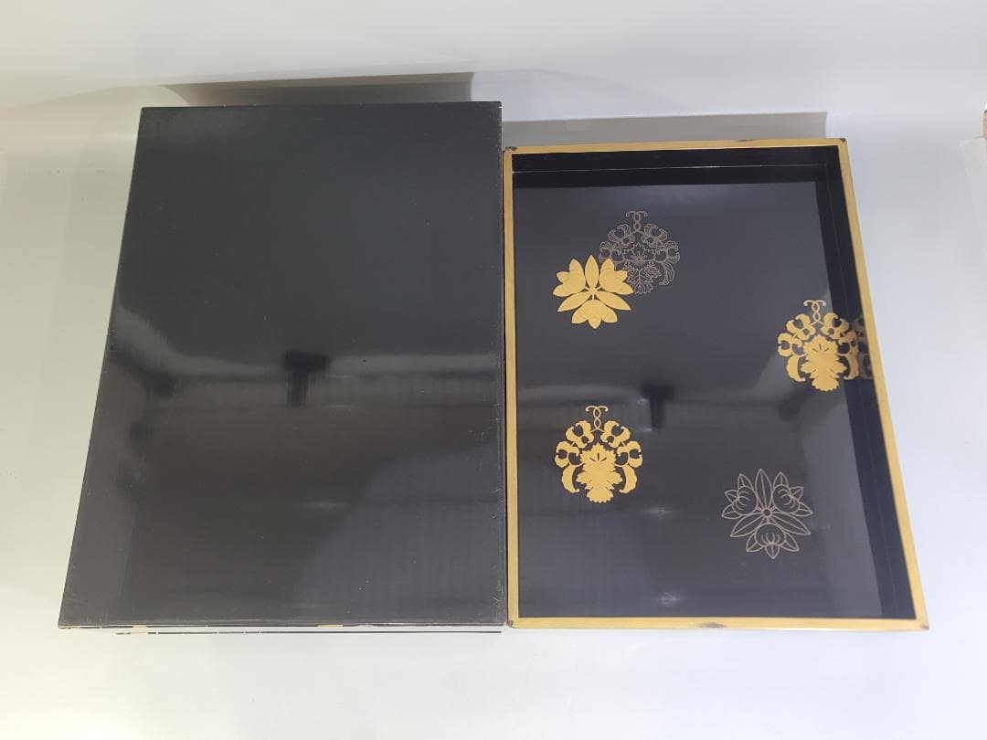 纏枝蓮花紋 蒔絵 四方 蓋物 古美術 DT326