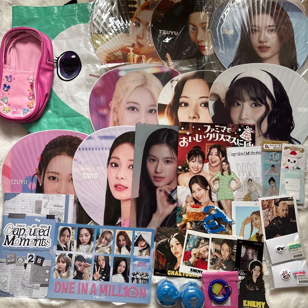 TWICE グッズ まとめ売り - メルカリ