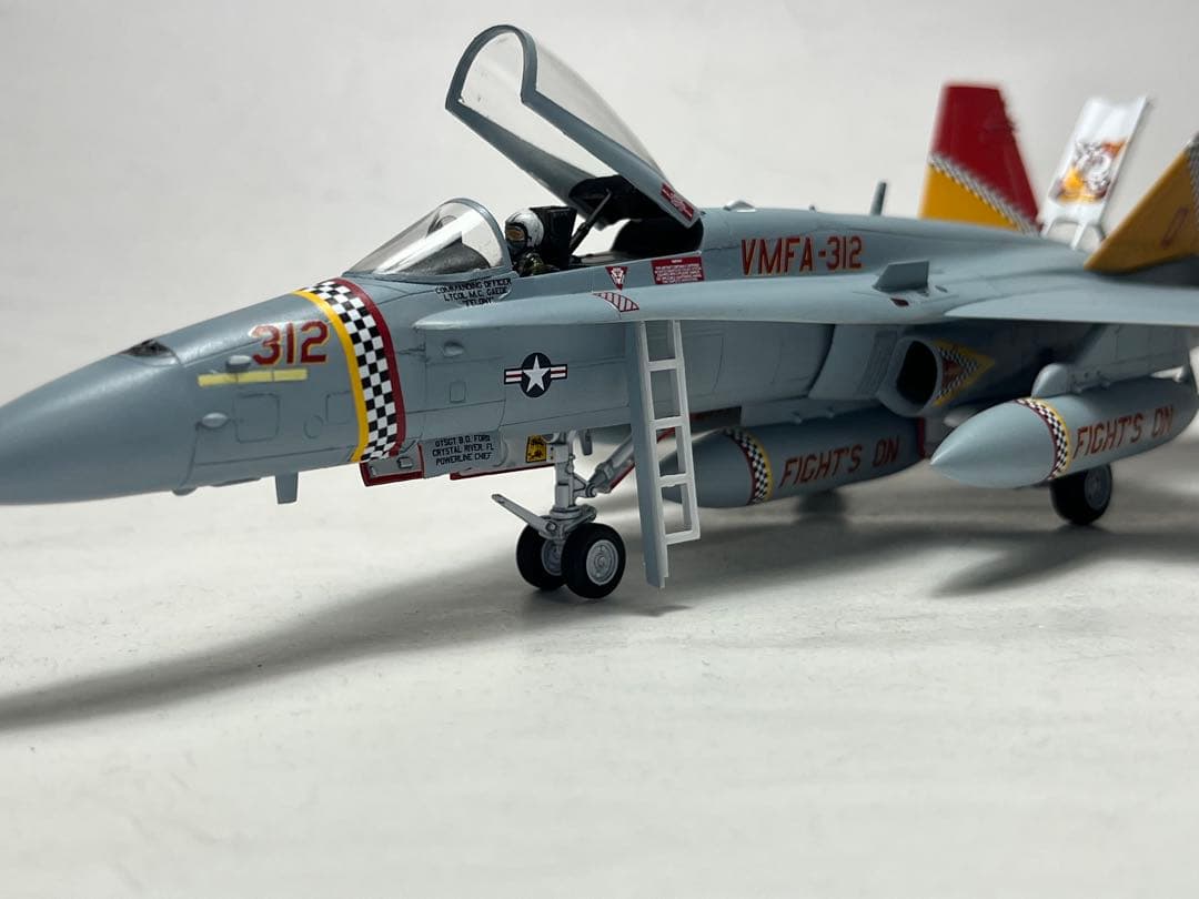 ハセガワ 1/72 F/A-18C （完成品×2）