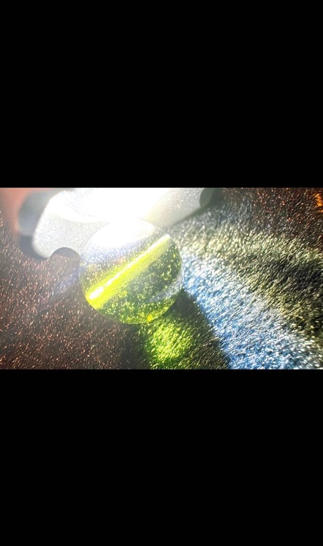 【13.8mm・存在感ある特大】モルダバイト 龍紋・気泡鮮明（鉱石専門店購入）