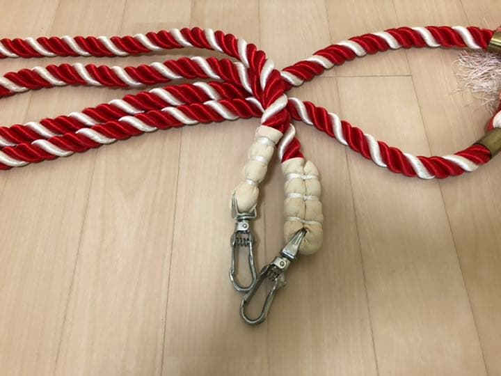 油彩画 バスケットで眠る猫 肉筆 大型豪華フレーム 縦80cm横65cm