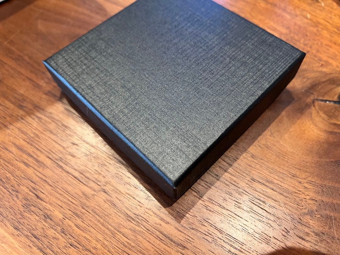 【正規品】新品 皇居限定 本革 菊の紋入り 馬蹄型ケース　グリーン 東御苑