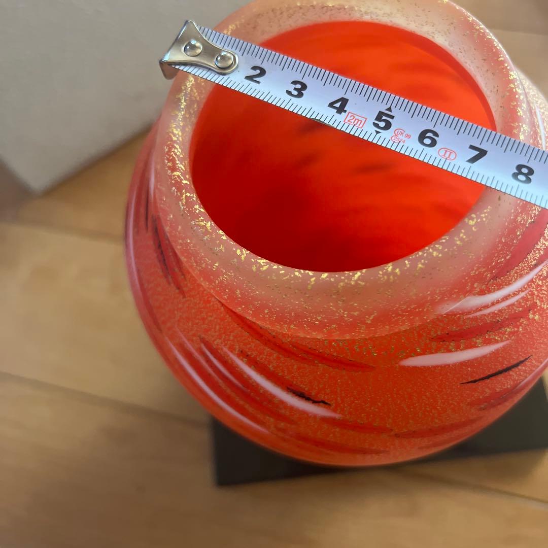 硝子工芸の人気作家岩田久利作【赤華文壺】21cm