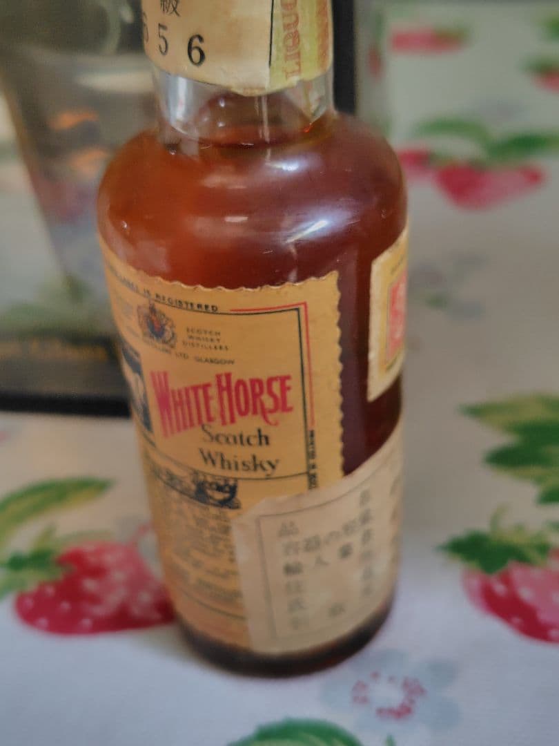 ジャックダニエル 50ml ホワイトホース 左馬ラベル ミニボトル グラス