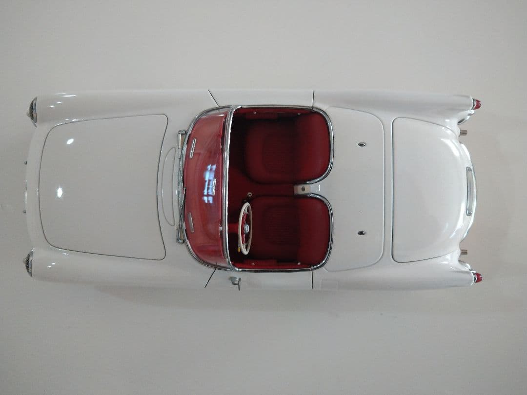 車　ダイキャストミニカー　1/18　ＡＵＴＯ・ＡＲＴ　コルベット１９５３