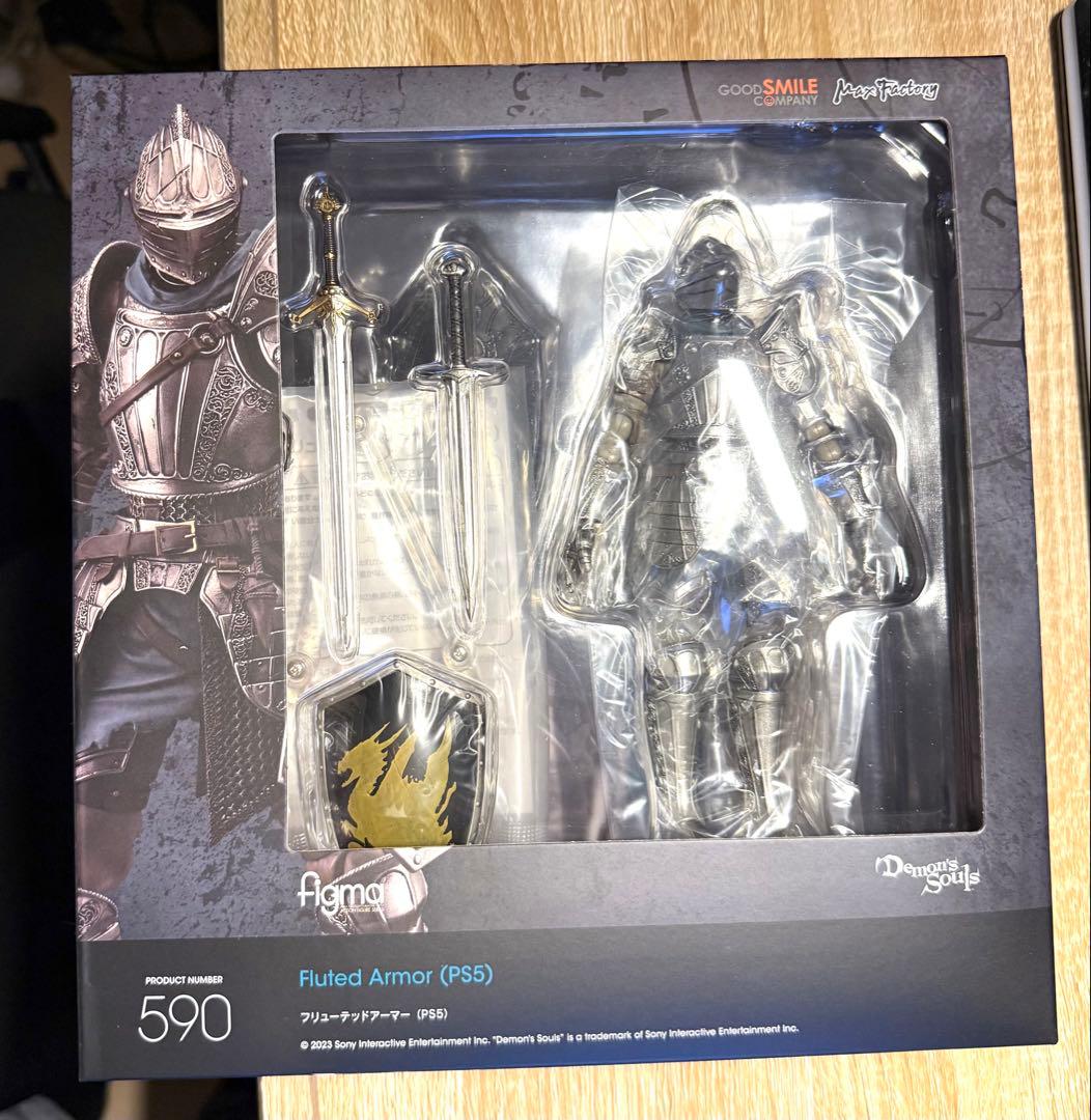 【新品】figma 「フリューテッドアーマー」塗装済み可動フィギュア