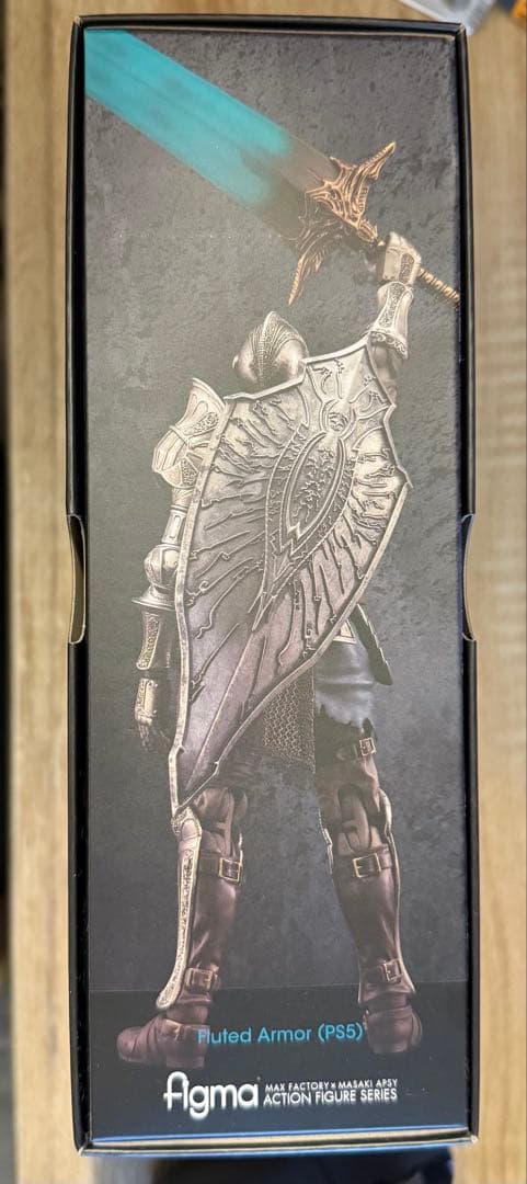 【新品】figma 「フリューテッドアーマー」塗装済み可動フィギュア