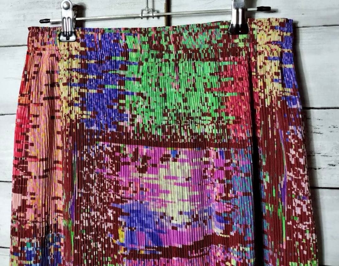 プリーツプリーズ イッセイミヤケ ひざ丈スカート 総柄 ピクセル モザイク