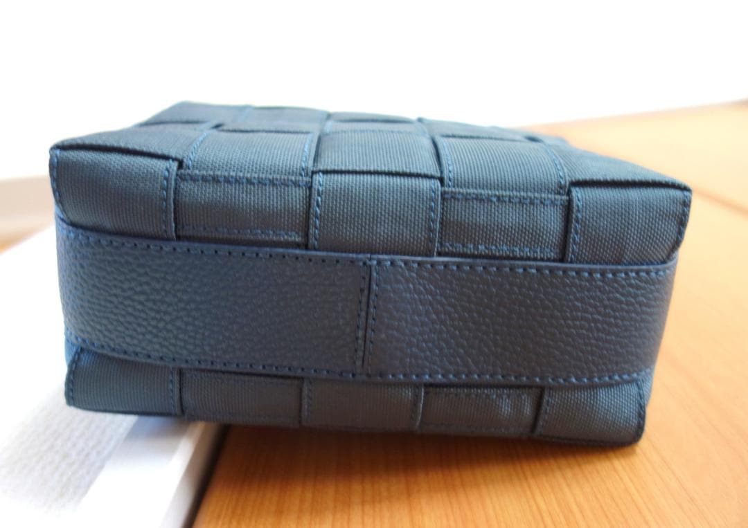 IACUCCI ショルダーバッグ ベルタ CORDURA Sサイズ ネイビー