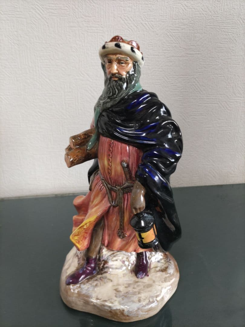 ロイヤルドルトン Good King wenceslas 像 アンティーク