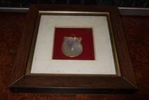 金で縁取りしてある 真珠 飾り物 あまり見ること無い貝殻アート 木製