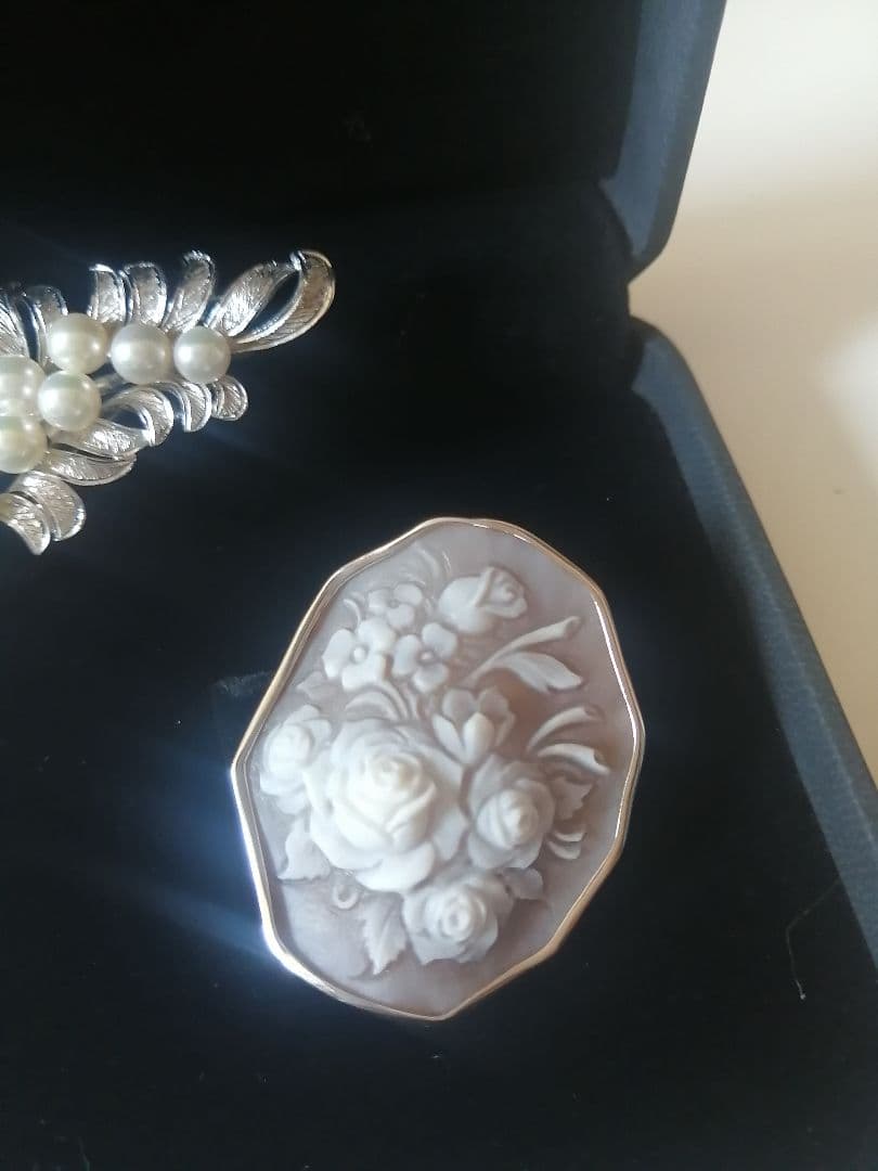 シルバー枠シェルお花彫りカメオブローチ兼ペンダントトップ 本真珠