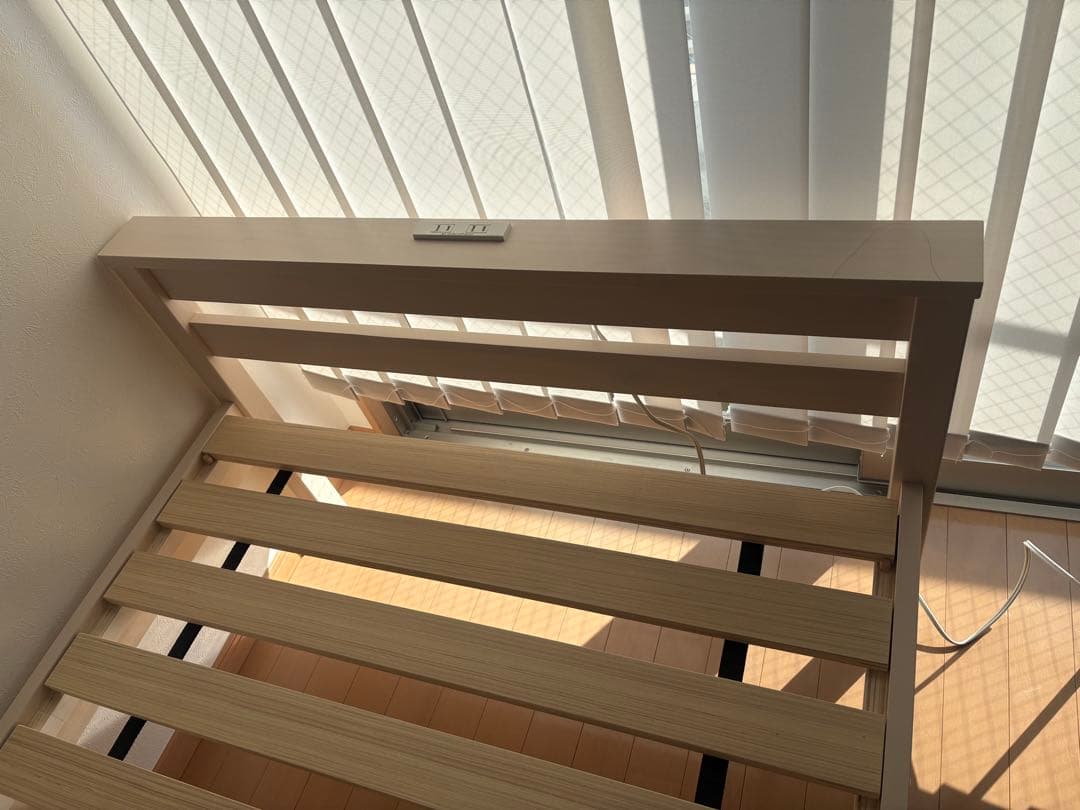 【あまるん】シングルベッドフレーム　ホワイト　萩原