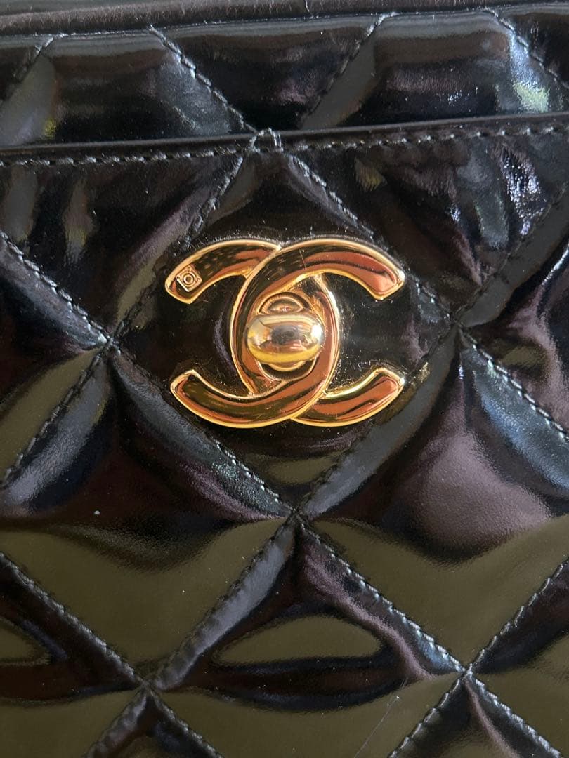 CHANEL ブラック パテントレザー チェーンショルダーバッグ ヴィンテージ