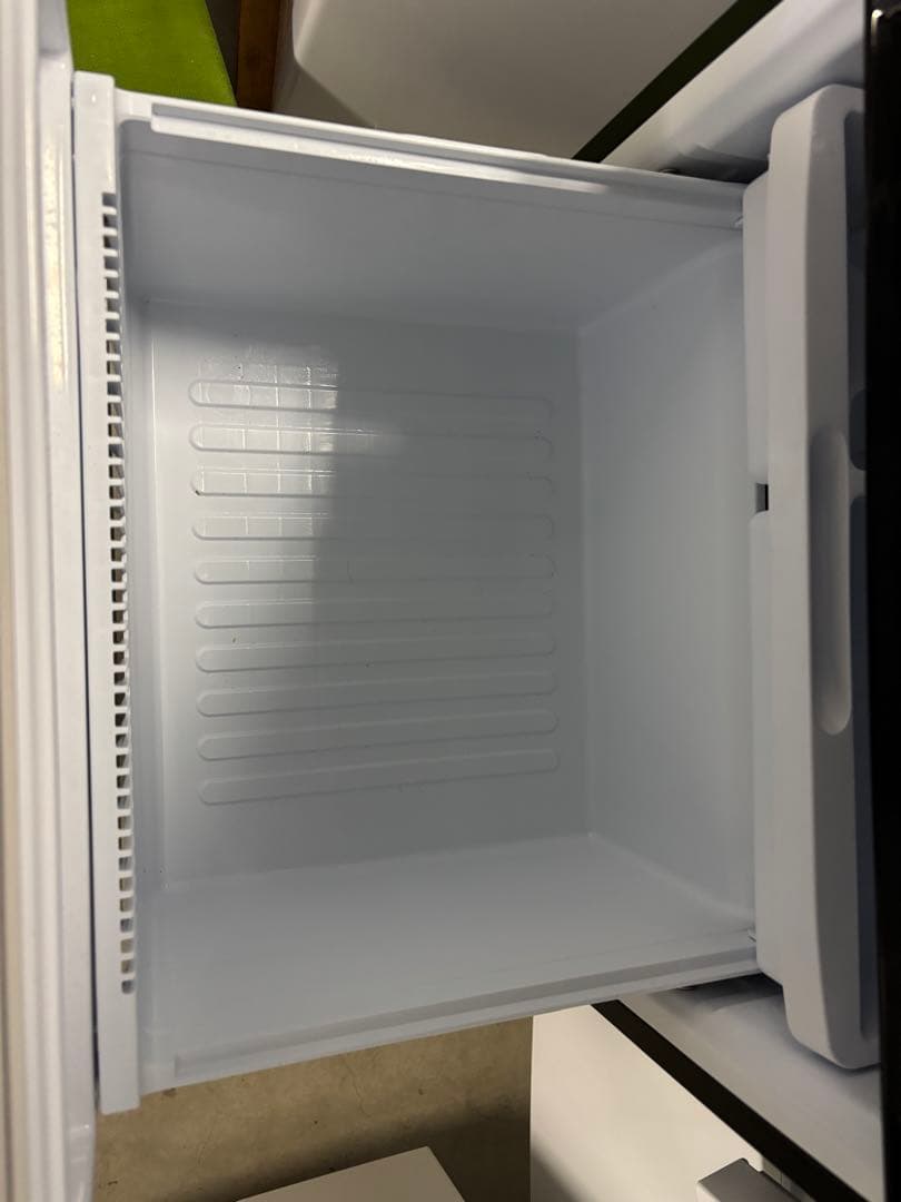 【美品】シャープ 冷蔵庫 SJ-GW35H-R 両開き2022年製T