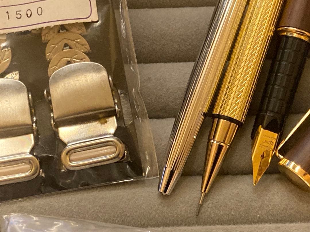 サ*ト様 【遺品整理など】アクセサリー類まとめ売り ジバンシィヴィンテージネック