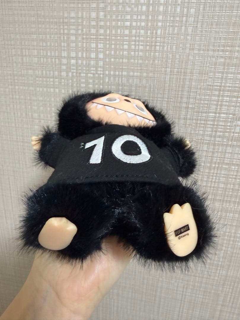 LABUBU 10周年記念会场限定 ぬいぐるみキーホルダー - メルカリ