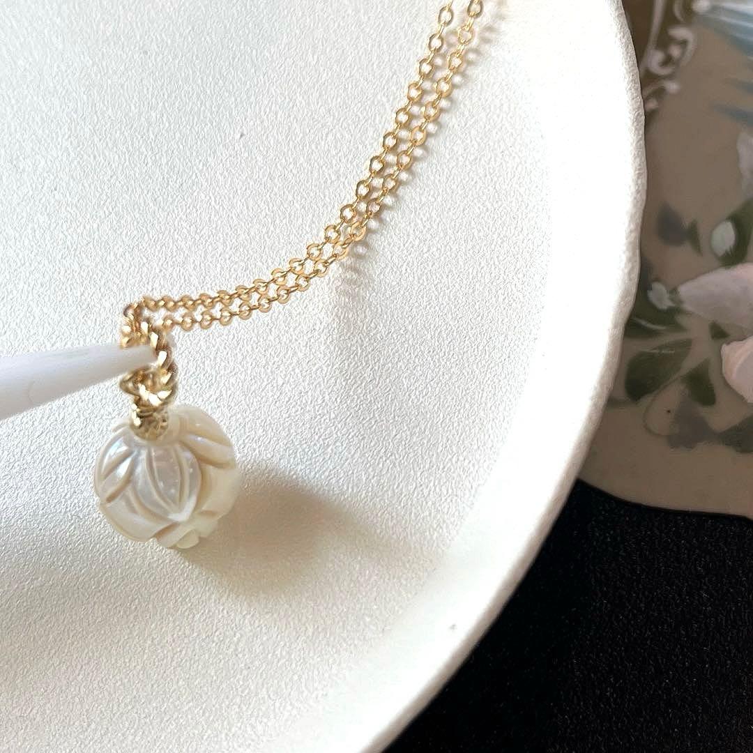 COCO＊＊様✴︎白蝶真珠カービングネックレスTOP&デンドリックアゲート